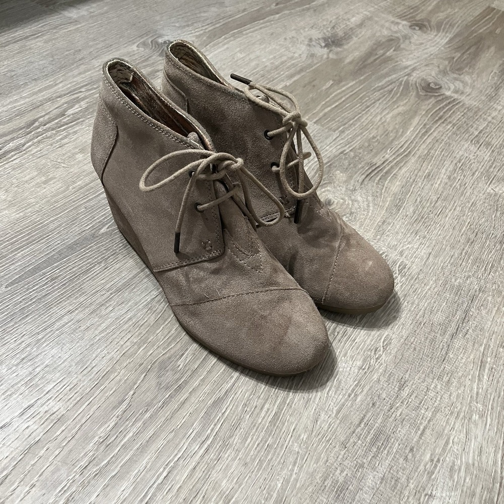 TOMS Womens‎ Desert Wedge Booties Ankle Boots Lace Up Suede Beige Size 9